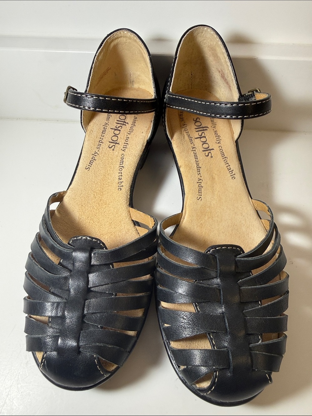 Softspots Tatianna Black Leather Strappy Closed-Toe Sandals - Size 6